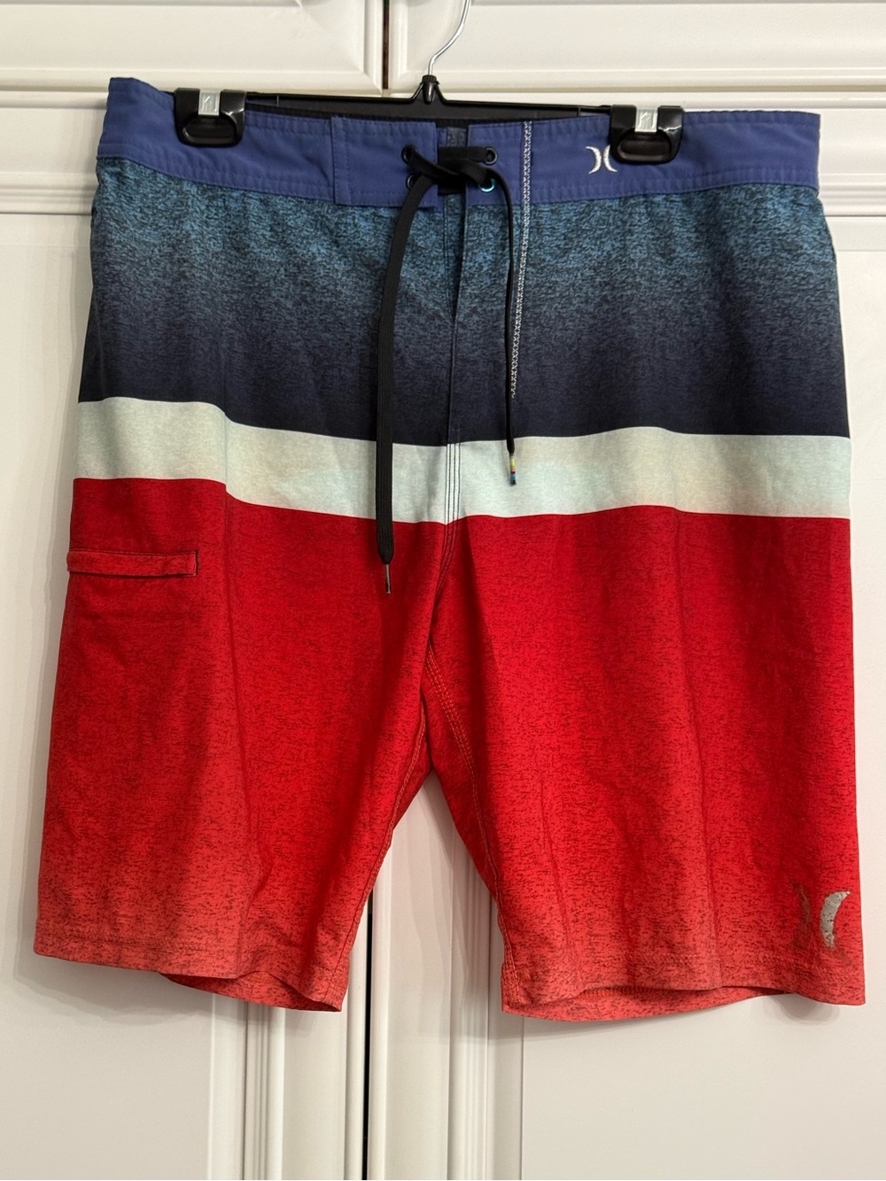 Hurley Men's Size 34 Phantom Surf Swim Boardshorts Red, White, Blue Beach Pool